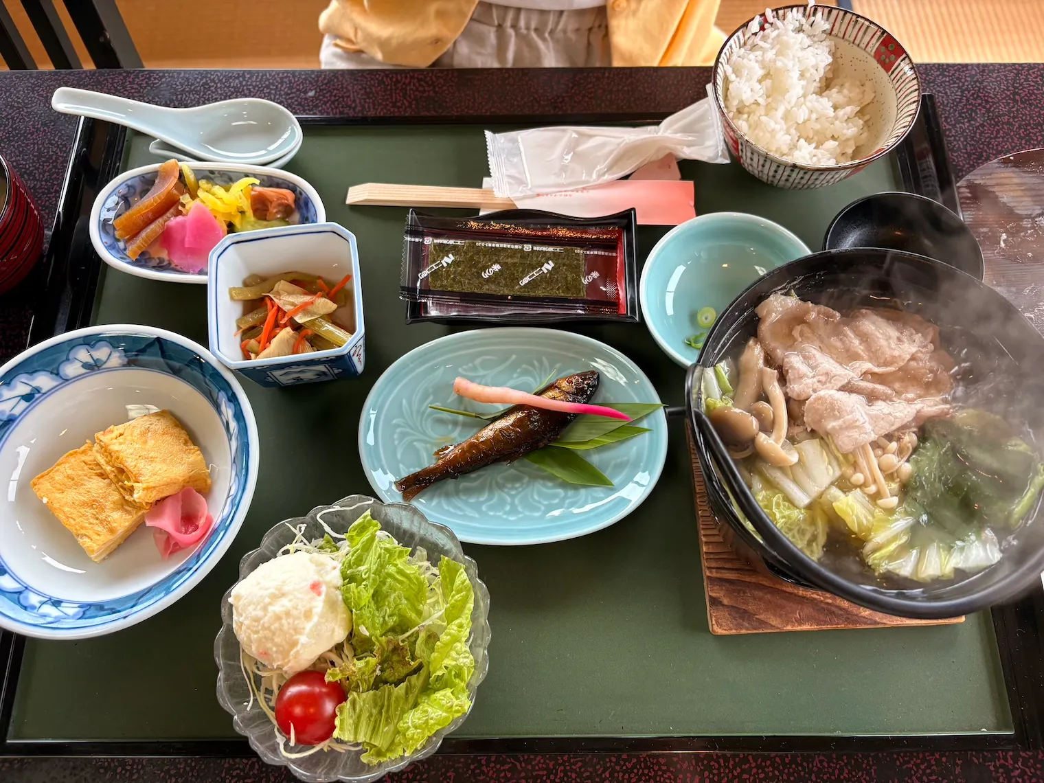 MUJI room SAKAMOTOYAで食べられる和朝食の写真
